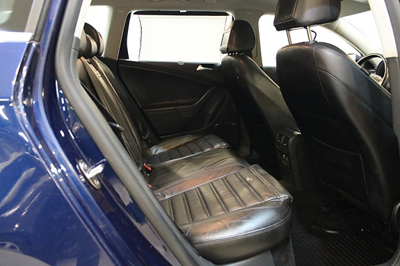 Volkswagen Passat 9 of 13