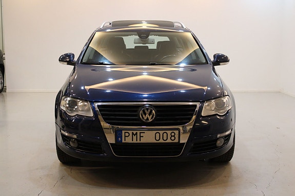 Volkswagen Passat 2 of 5