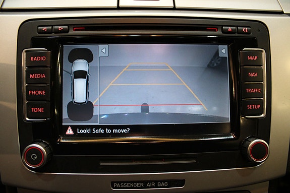 Volkswagen Passat 11 of 13