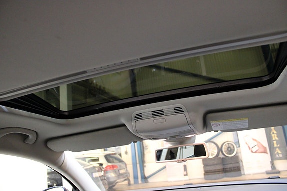 Volkswagen Passat 12 of 13