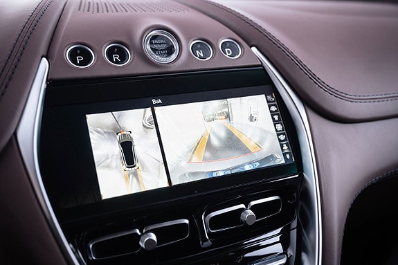 Aston Martin DBX 13 of 19