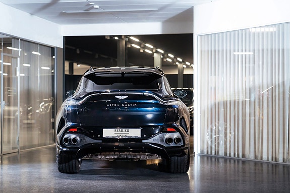 Aston Martin DBX 5 of 5