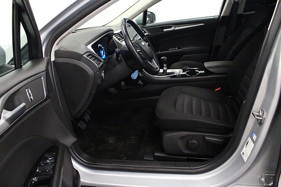 Ford Mondeo 12 of 23