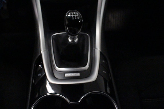 Ford Mondeo 19 of 23