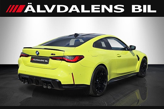 BMW M4 4 of 5
