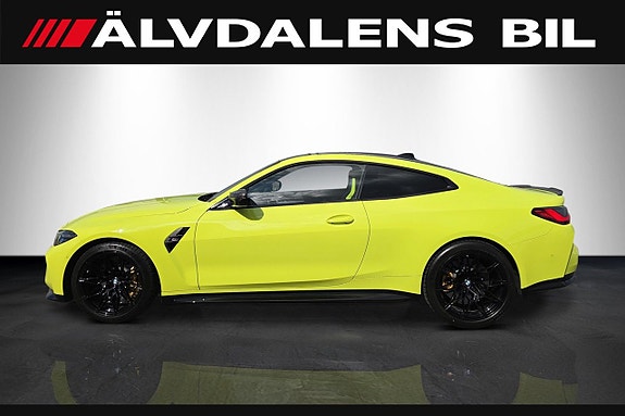 BMW M4 3 of 5