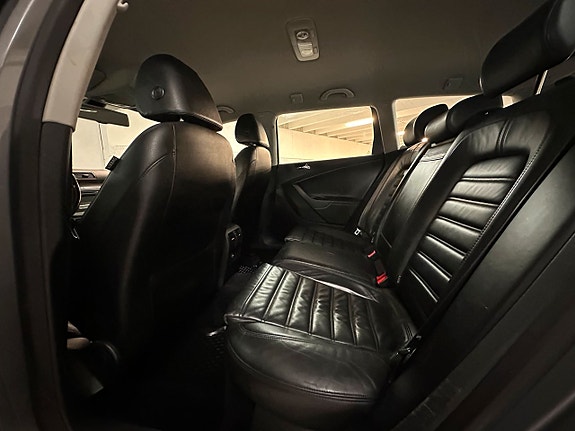 Volkswagen Passat 8 of 17