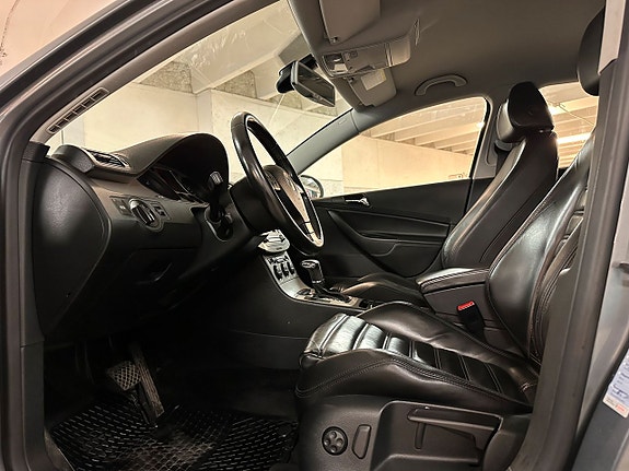 Volkswagen Passat 9 of 17