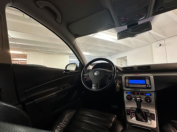 Volkswagen Passat 17 of 17