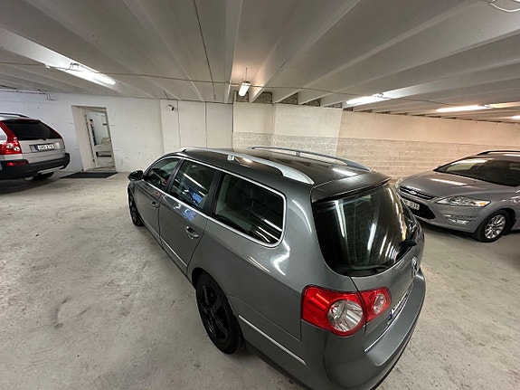 Volkswagen Passat 4 of 17