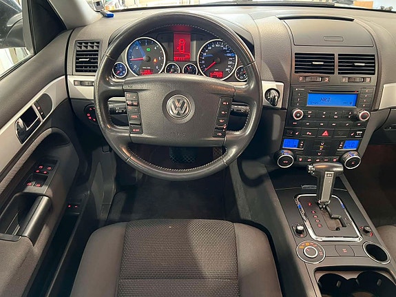 Volkswagen Touareg 9 of 24