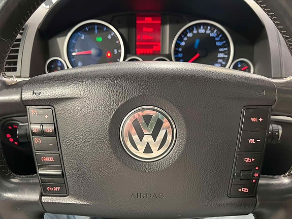 Volkswagen Touareg 10 of 24
