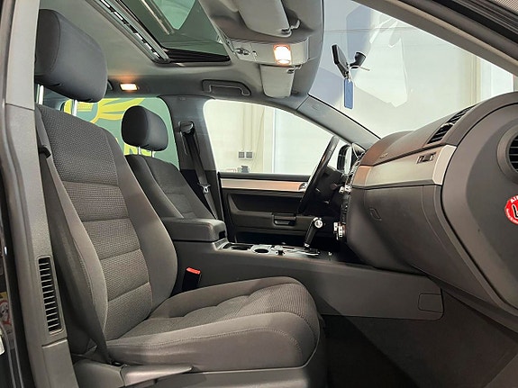 Volkswagen Touareg 18 of 24