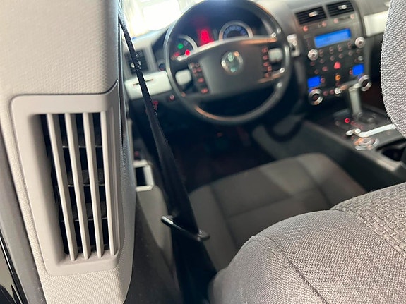Volkswagen Touareg 21 of 24