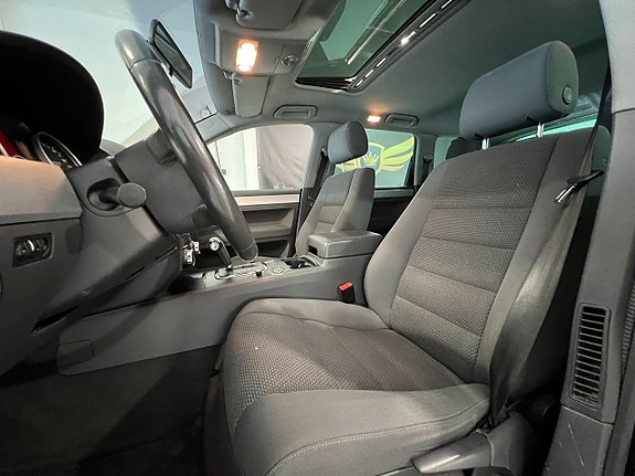 Volkswagen Touareg 17 of 24