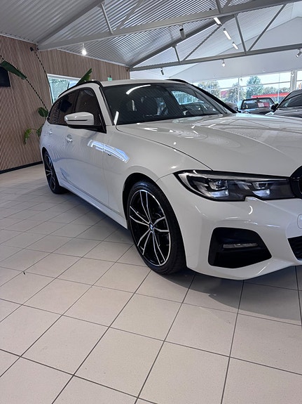 BMW 320d 18 of 22