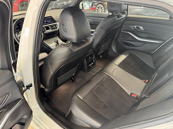 BMW 320d 9 of 22