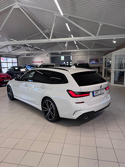 BMW 320d 16 of 22