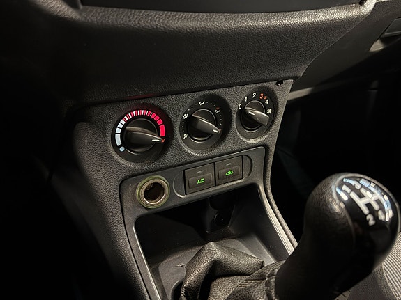 Ford Transit Connect 13 of 16