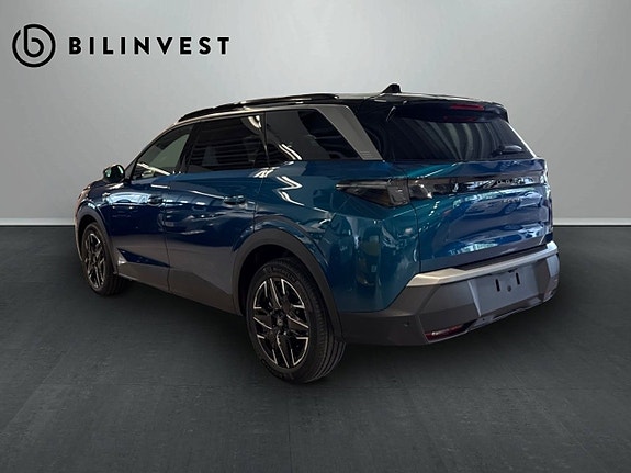 Peugeot 5008 2 of 5