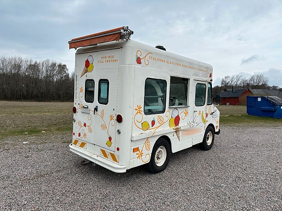 Chevrolet Step-Van 3 of 11