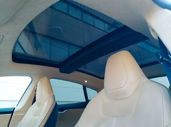 Tesla Model S 19 of 19