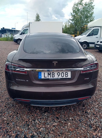 Tesla Model S 5 of 19