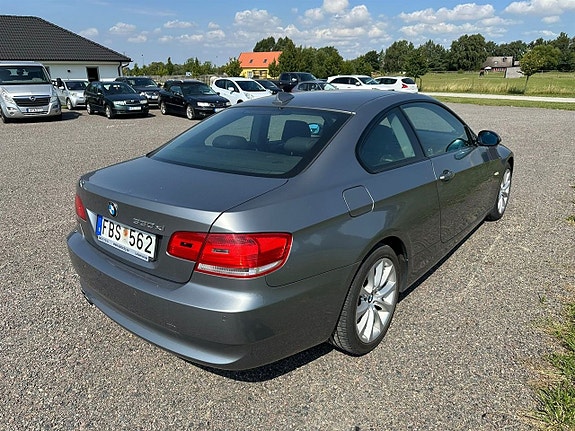 BMW 330Xi 5 of 13