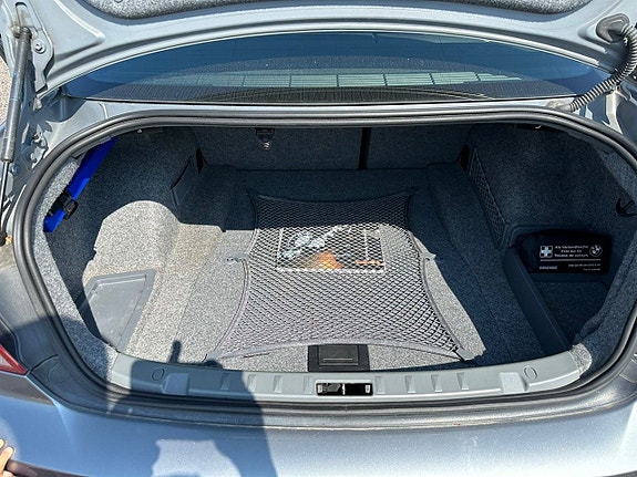 BMW 330Xi 12 of 13