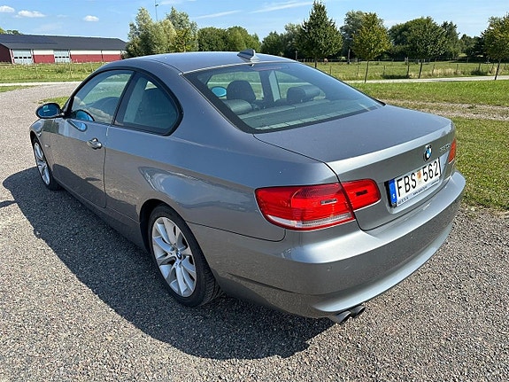 BMW 330Xi 3 of 13