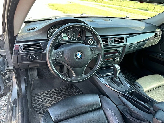 BMW 330Xi 13 of 13