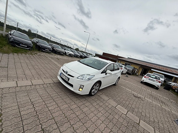 Toyota Prius 19 of 19