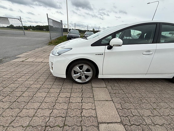 Toyota Prius 18 of 19