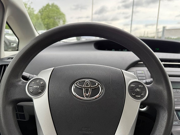 Toyota Prius 15 of 19