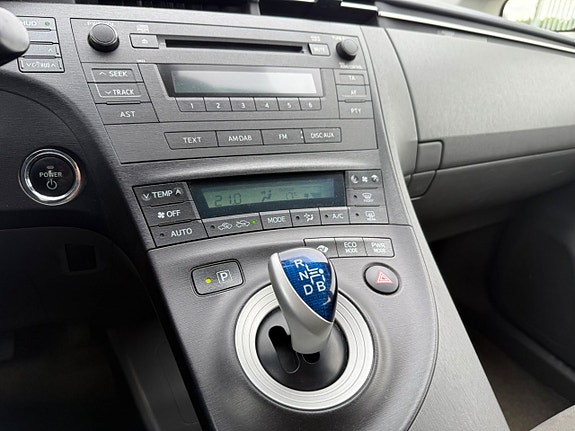 Toyota Prius 17 of 19