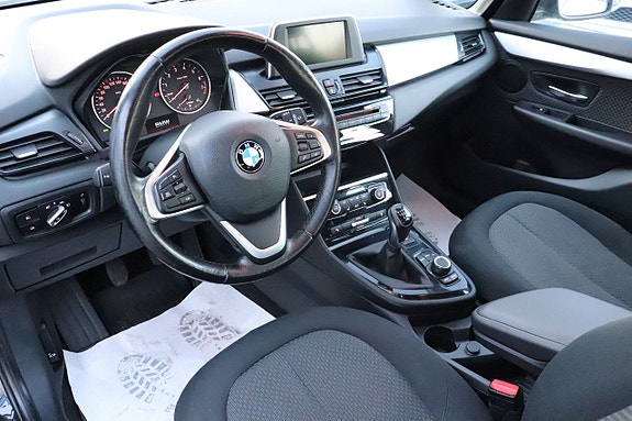 BMW 218 5 of 12