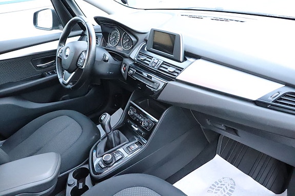 BMW 218 6 of 12
