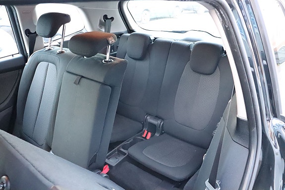 BMW 218 11 of 12