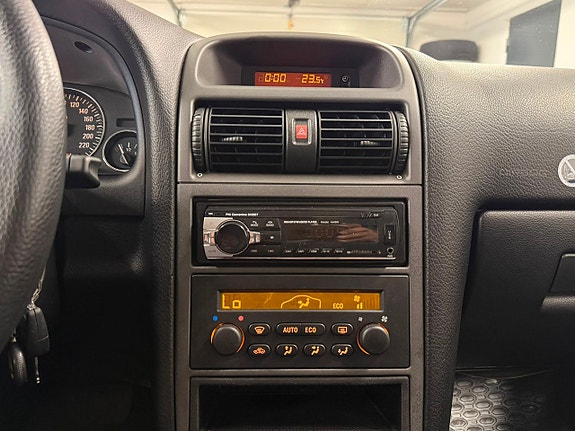 Opel Astra 22 of 24