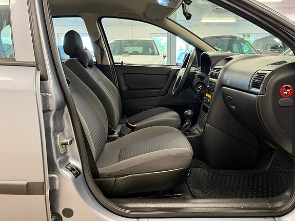Opel Astra 15 of 24