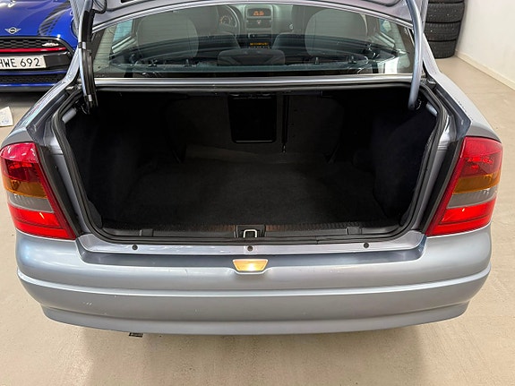 Opel Astra 8 of 24
