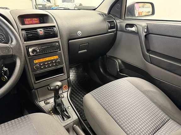 Opel Astra 20 of 24