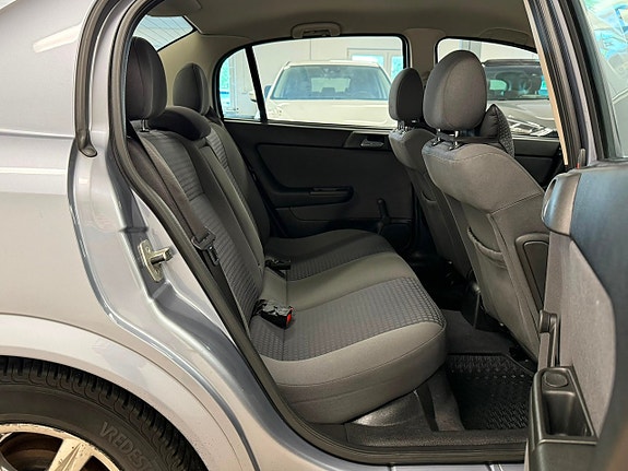 Opel Astra 14 of 24