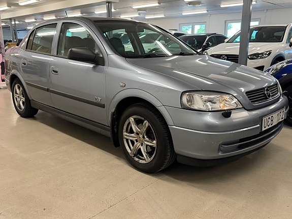 Opel Astra 10 of 24