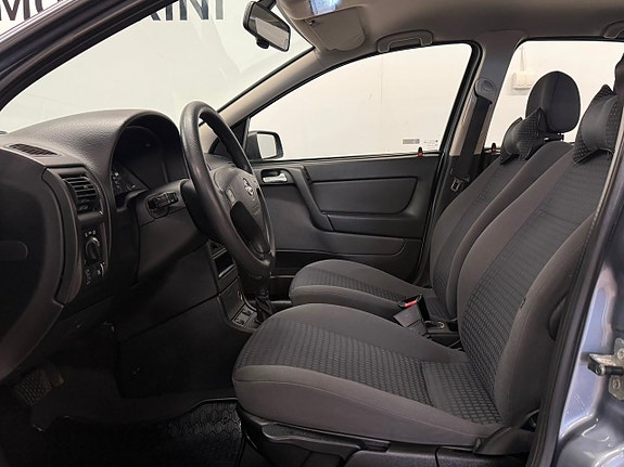 Opel Astra 12 of 24
