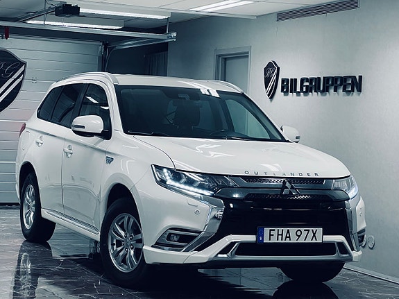 Mitsubishi Outlander 2 of 27