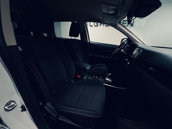 Mitsubishi Outlander 17 of 27