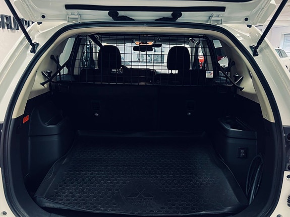 Mitsubishi Outlander 27 of 27