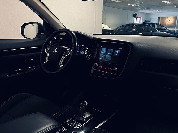 Mitsubishi Outlander 16 of 27