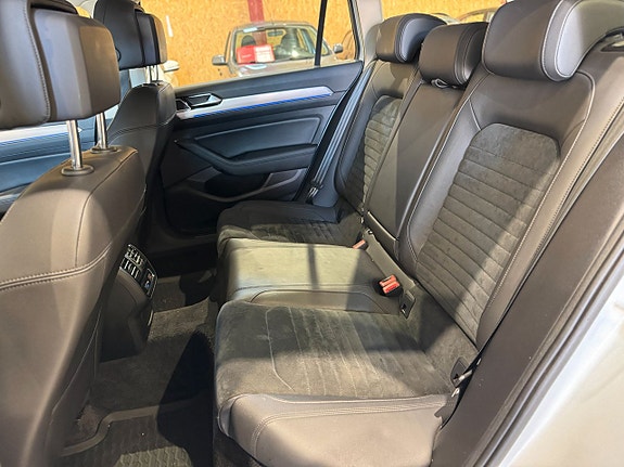 Volkswagen Passat 13 of 20